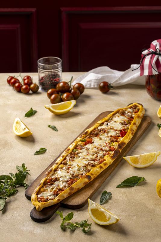 Kaşarlı Kuşbaşılı Pide