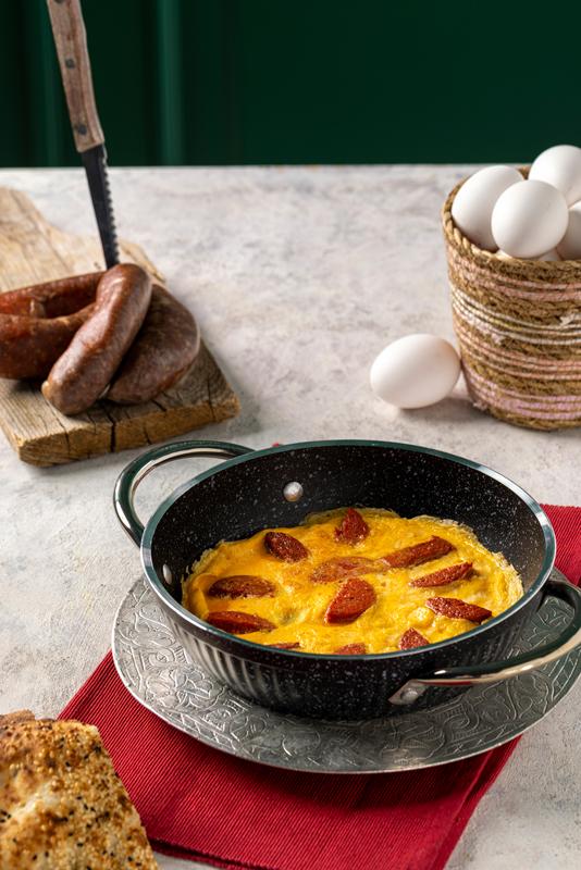 Sahanda Sucuklu Yumurta