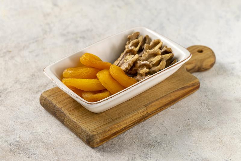 Kuru Kayısı ve Ceviz