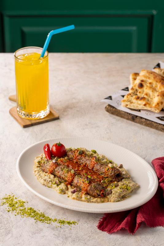 İsli Patlıcanlı Ve Fıstıklkı Kıyma Kebabı