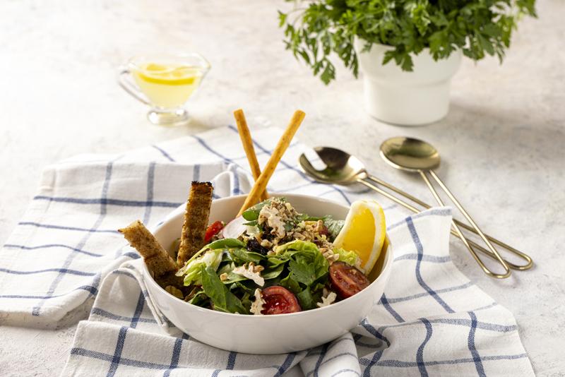 Cevizli Akdeniz Salata