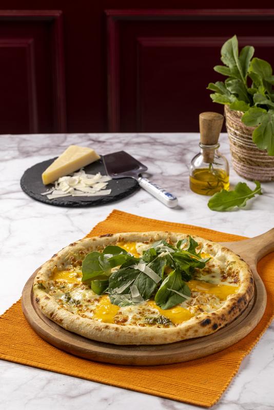 Dört Peynirli Pizza