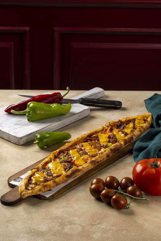 Dana Etli Cheddar Peynirli Pide